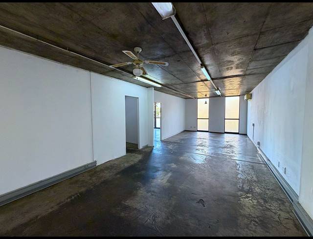 272M² OFFICE TO LET IN POINT WATERFRONT